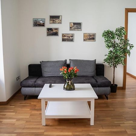 9B The Appartments Trieste Bagian luar foto
