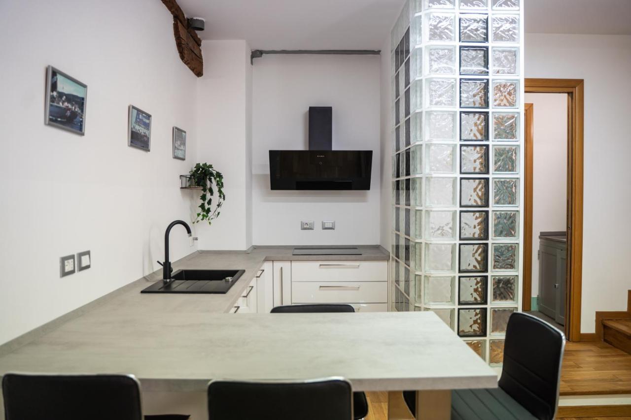 9B The Appartments Trieste Bagian luar foto